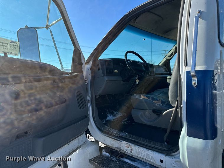 image for item DV0641 2007 Ford  F650 Super Duty truck cab and chassis