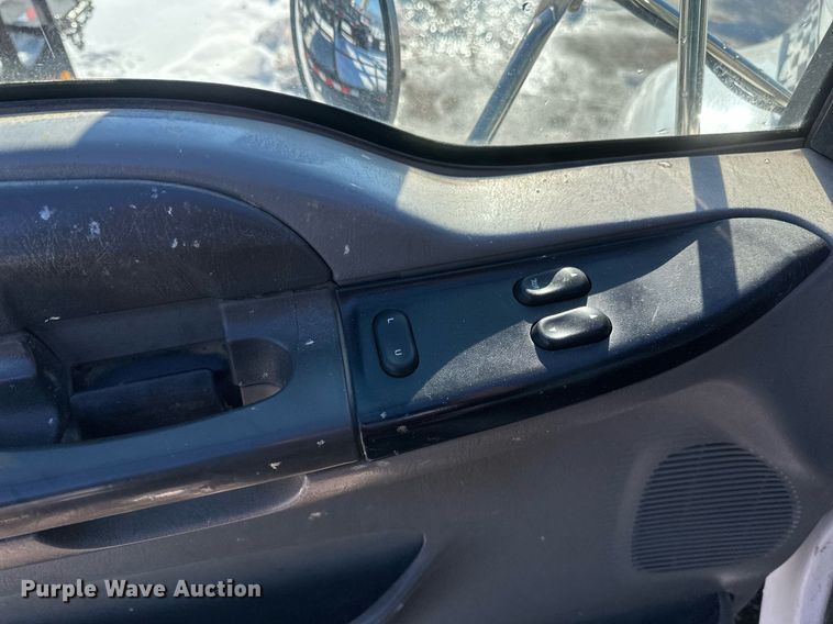 image for item DV0641 2007 Ford  F650 Super Duty truck cab and chassis