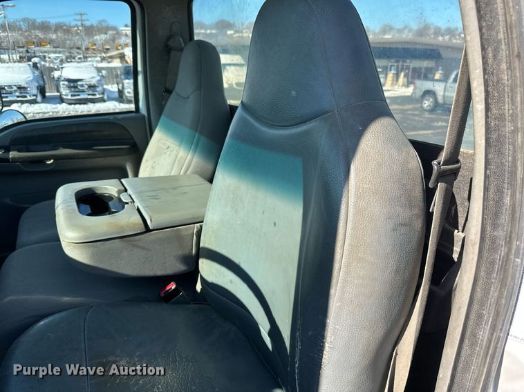 image for item DV0641 2007 Ford  F650 Super Duty truck cab and chassis