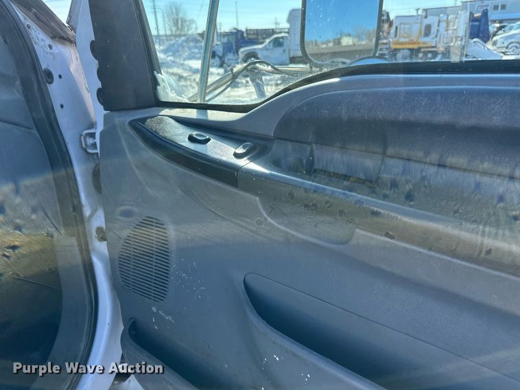 image for item DV0641 2007 Ford  F650 Super Duty truck cab and chassis