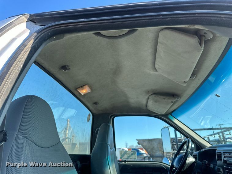 image for item DV0641 2007 Ford  F650 Super Duty truck cab and chassis