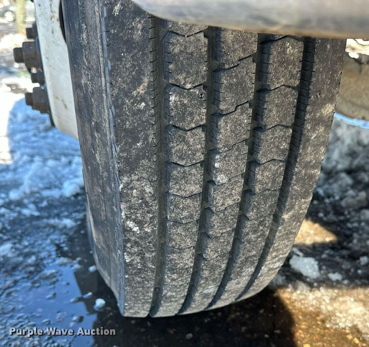 image for item DV0641 2007 Ford  F650 Super Duty truck cab and chassis