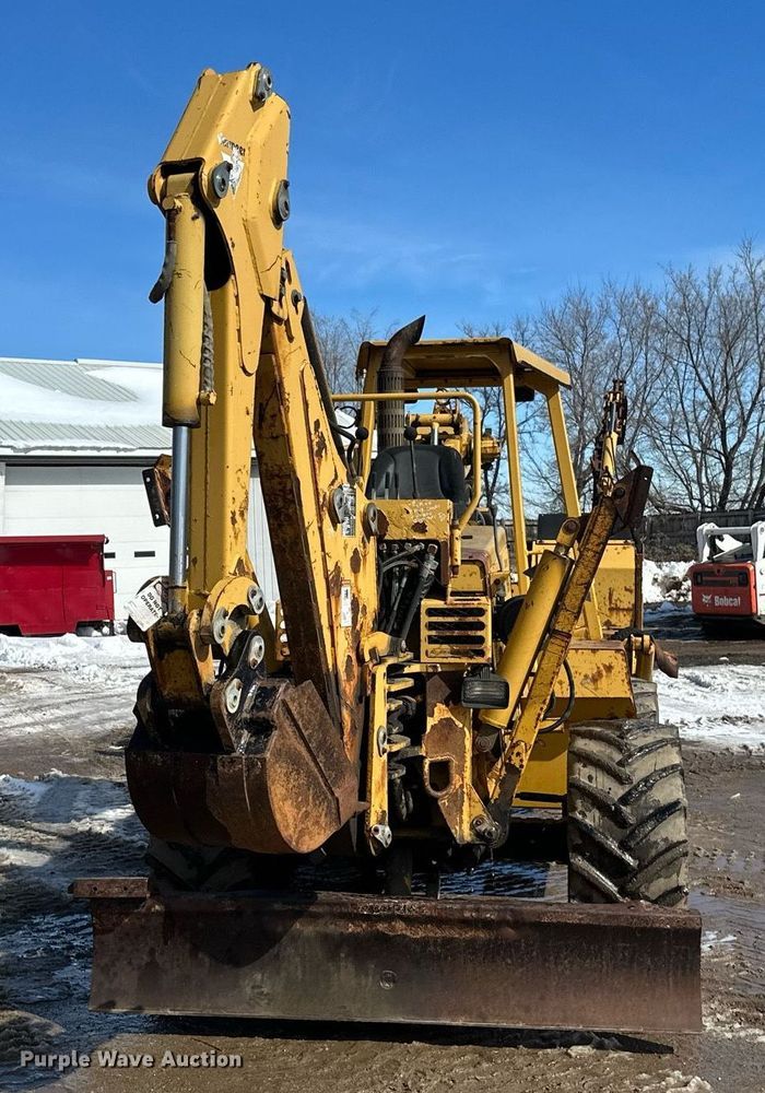 image for item DV0644 2001 Vermeer V8550A trencher