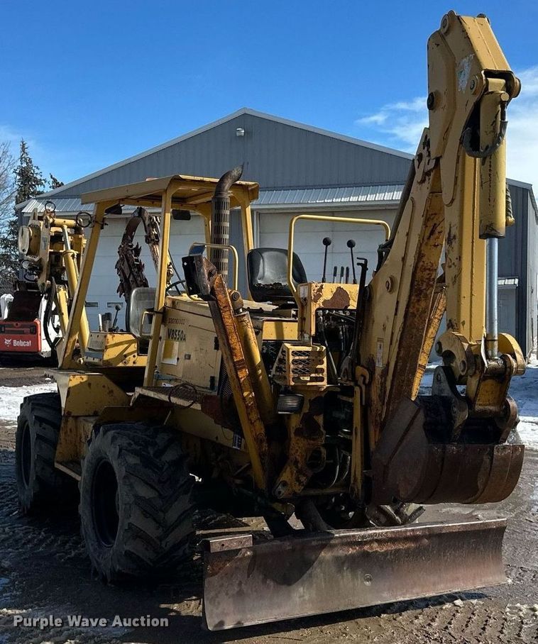 image for item DV0644 2001 Vermeer V8550A trencher