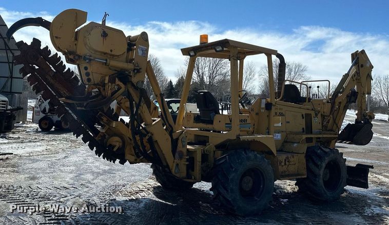 image for item DV0644 2001 Vermeer V8550A trencher