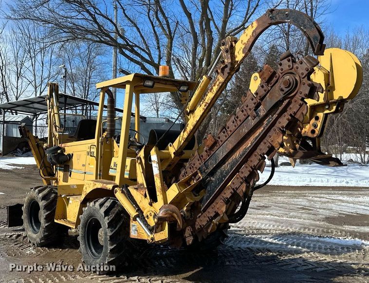 image for item DV0644 2001 Vermeer V8550A trencher