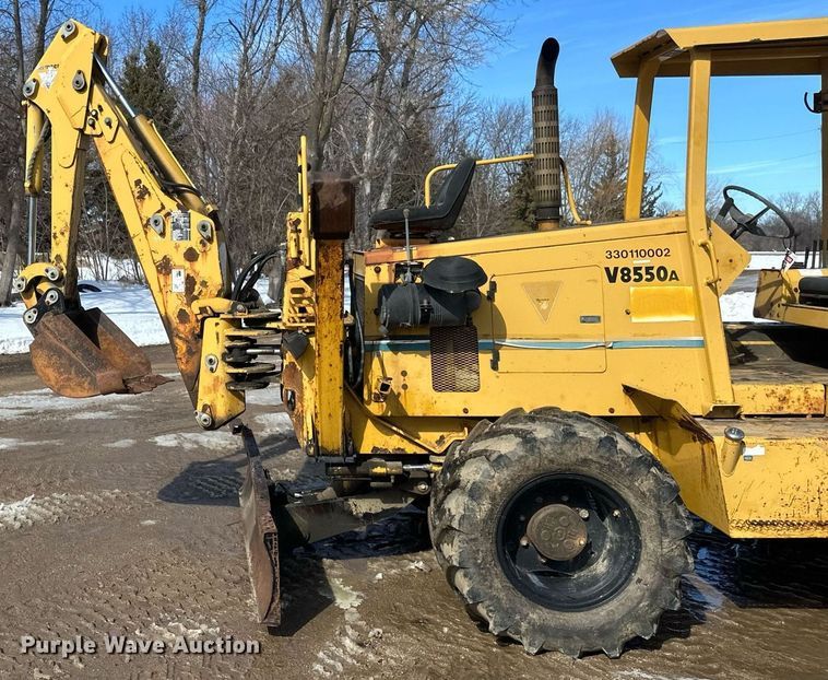 image for item DV0644 2001 Vermeer V8550A trencher