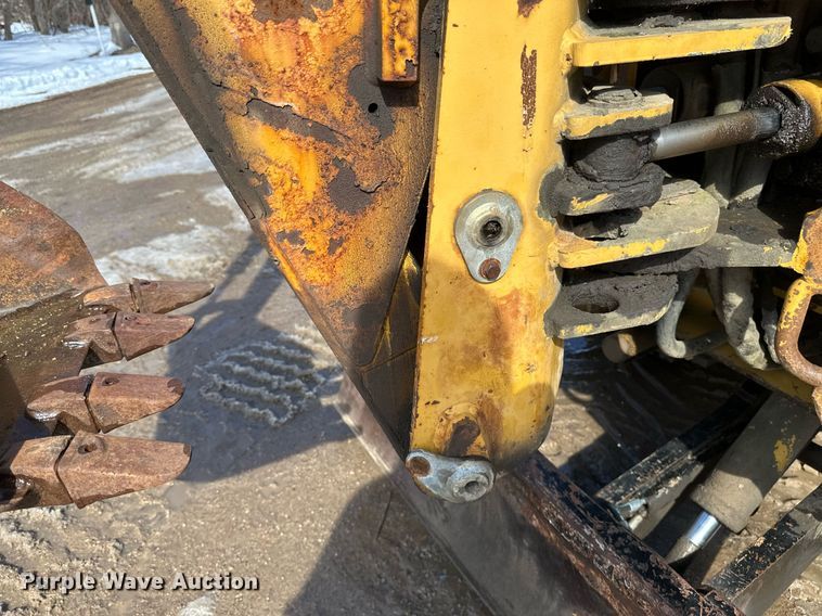 image for item DV0644 2001 Vermeer V8550A trencher