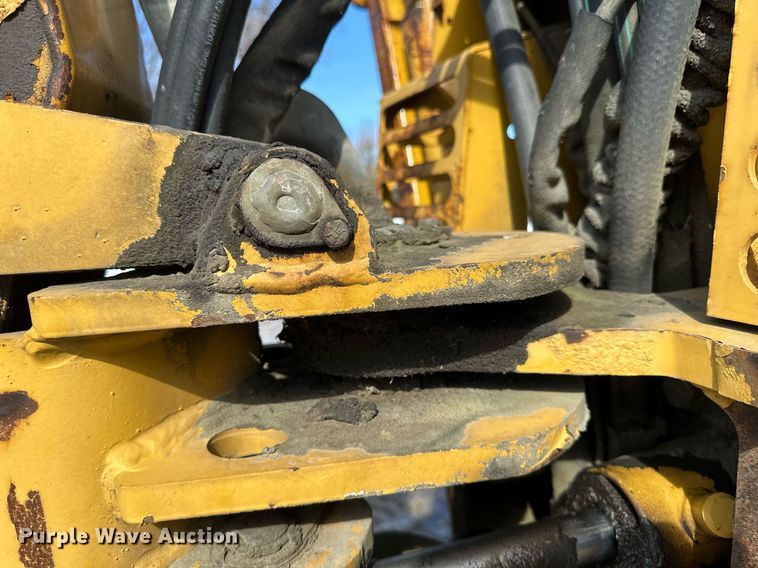 image for item DV0644 2001 Vermeer V8550A trencher