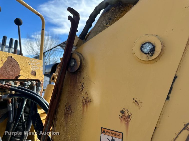 image for item DV0644 2001 Vermeer V8550A trencher