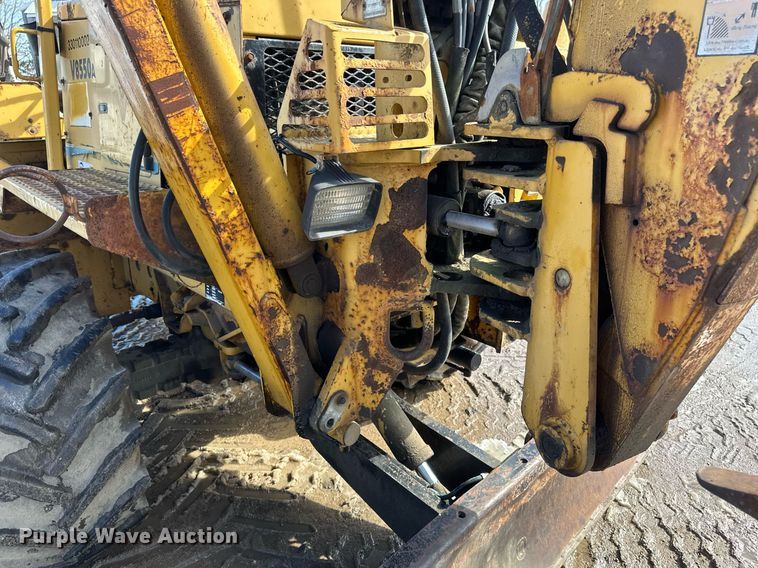 image for item DV0644 2001 Vermeer V8550A trencher