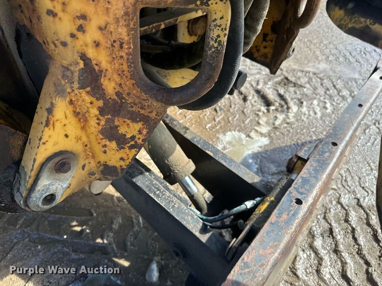 image for item DV0644 2001 Vermeer V8550A trencher