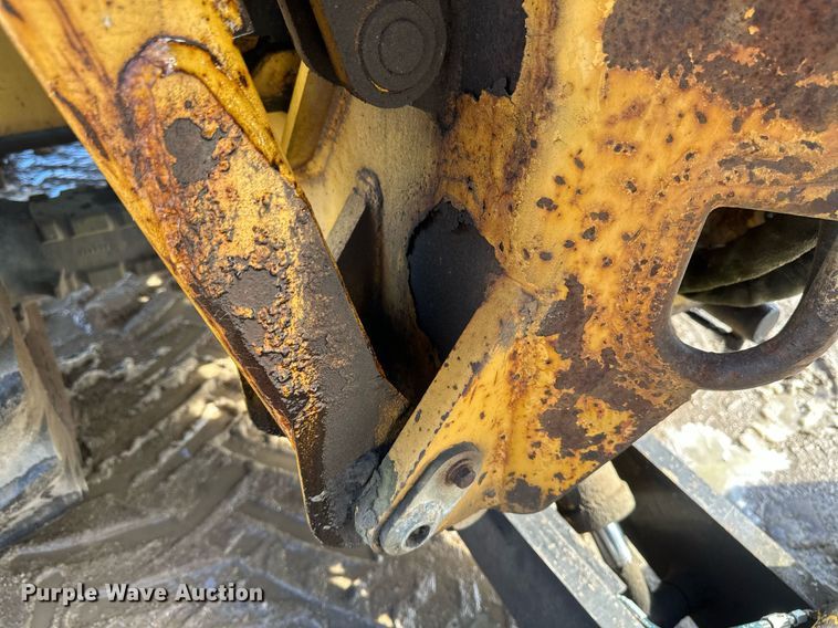 image for item DV0644 2001 Vermeer V8550A trencher