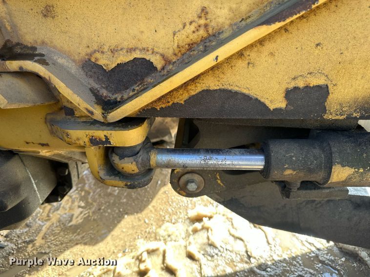 image for item DV0644 2001 Vermeer V8550A trencher