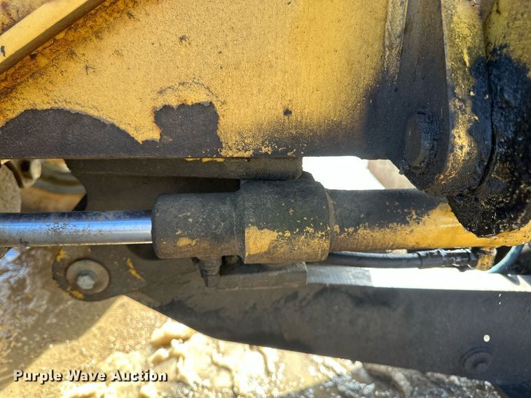 image for item DV0644 2001 Vermeer V8550A trencher