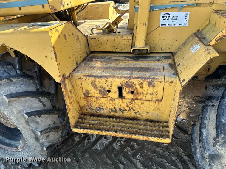 image for item DV0644 2001 Vermeer V8550A trencher