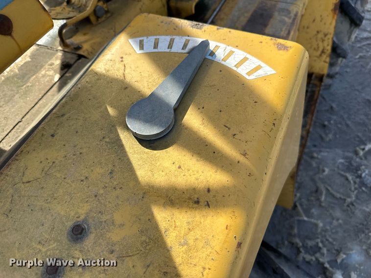 image for item DV0644 2001 Vermeer V8550A trencher