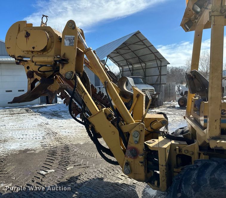 image for item DV0644 2001 Vermeer V8550A trencher
