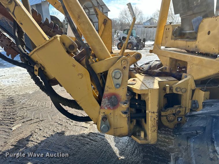 image for item DV0644 2001 Vermeer V8550A trencher