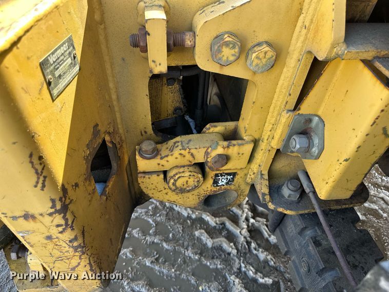image for item DV0644 2001 Vermeer V8550A trencher