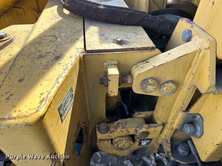 image for item DV0644 2001 Vermeer V8550A trencher