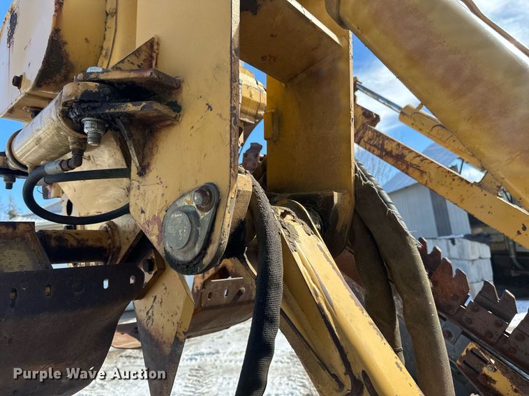 image for item DV0644 2001 Vermeer V8550A trencher