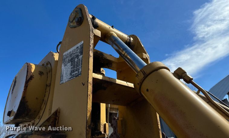 image for item DV0644 2001 Vermeer V8550A trencher