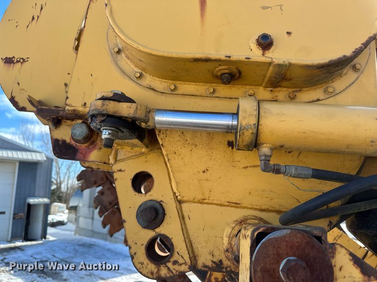 image for item DV0644 2001 Vermeer V8550A trencher