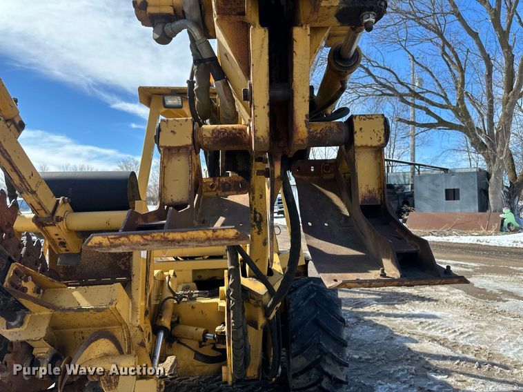 image for item DV0644 2001 Vermeer V8550A trencher