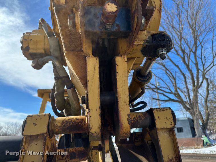 image for item DV0644 2001 Vermeer V8550A trencher