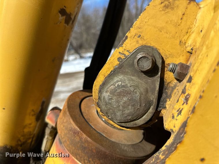 image for item DV0644 2001 Vermeer V8550A trencher