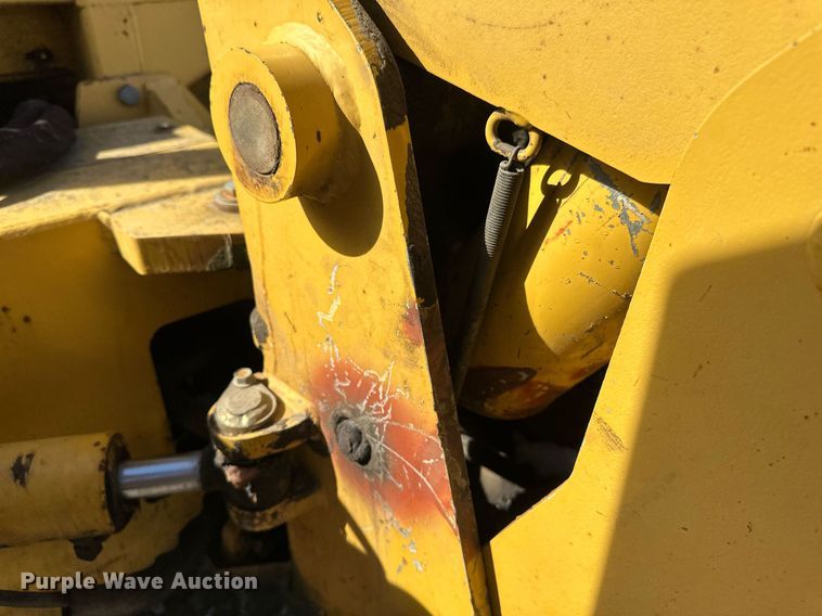 image for item DV0644 2001 Vermeer V8550A trencher