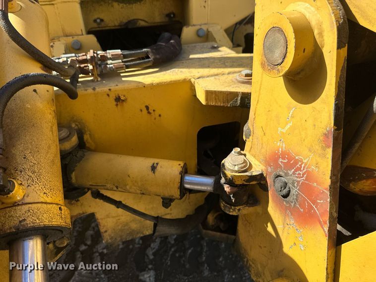 image for item DV0644 2001 Vermeer V8550A trencher