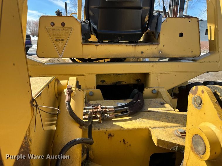 image for item DV0644 2001 Vermeer V8550A trencher