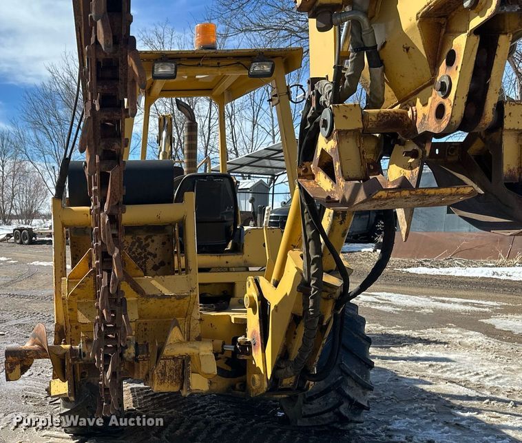 image for item DV0644 2001 Vermeer V8550A trencher