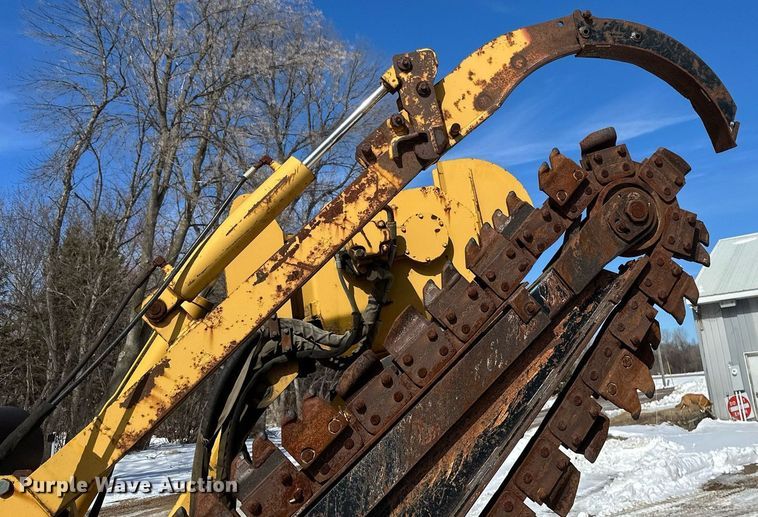 image for item DV0644 2001 Vermeer V8550A trencher