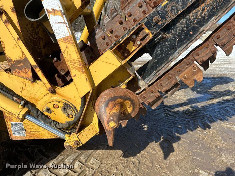 image for item DV0644 2001 Vermeer V8550A trencher