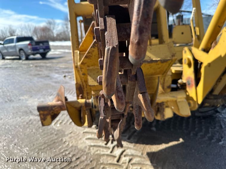 image for item DV0644 2001 Vermeer V8550A trencher