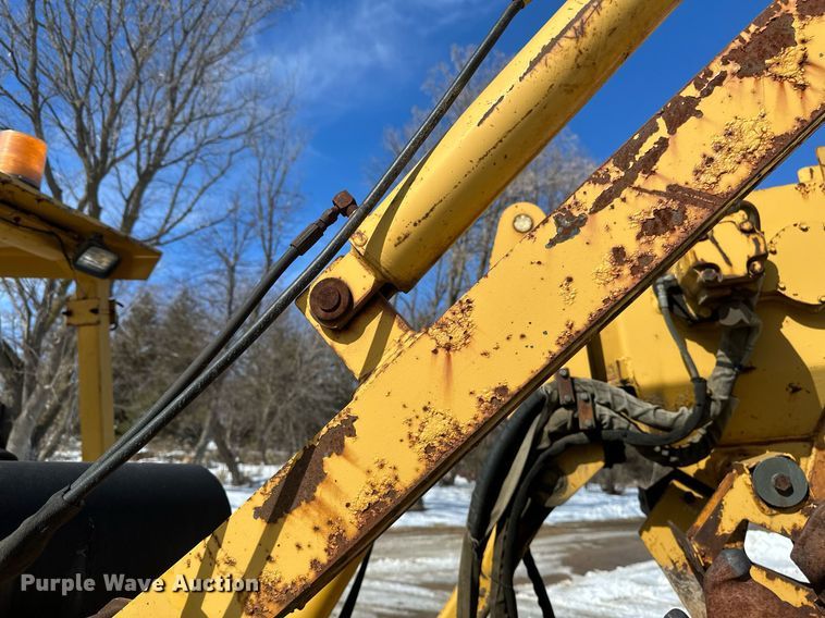 image for item DV0644 2001 Vermeer V8550A trencher