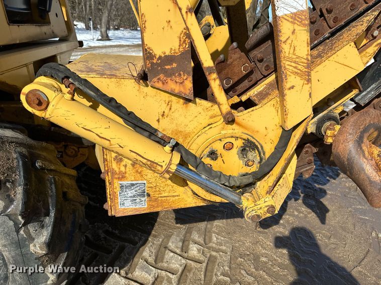 image for item DV0644 2001 Vermeer V8550A trencher