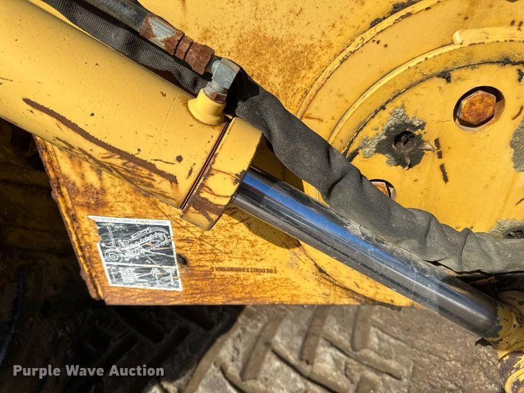 image for item DV0644 2001 Vermeer V8550A trencher