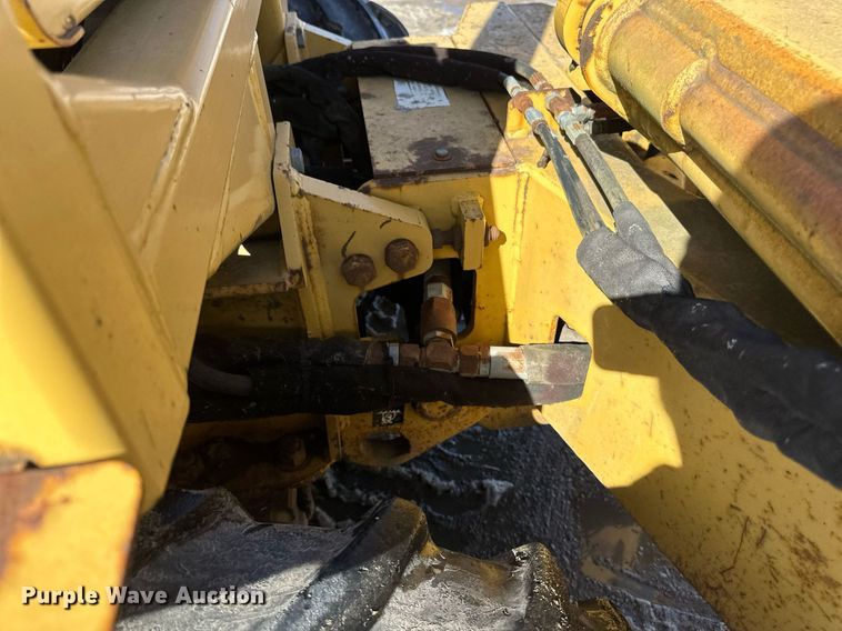 image for item DV0644 2001 Vermeer V8550A trencher