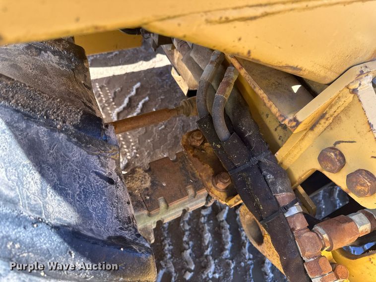 image for item DV0644 2001 Vermeer V8550A trencher