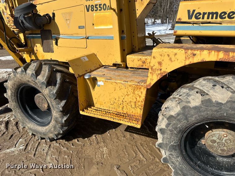 image for item DV0644 2001 Vermeer V8550A trencher