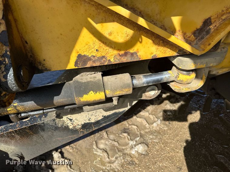 image for item DV0644 2001 Vermeer V8550A trencher