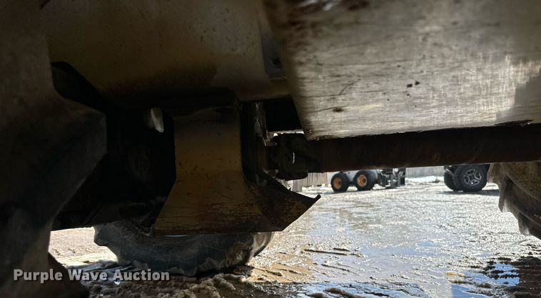 image for item DV0644 2001 Vermeer V8550A trencher