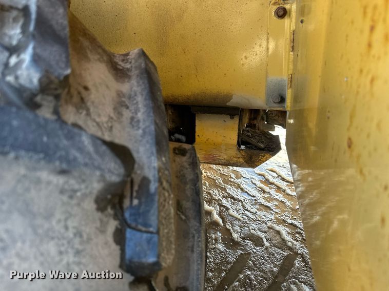 image for item DV0644 2001 Vermeer V8550A trencher