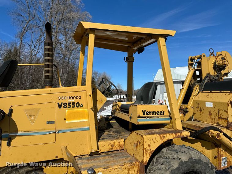 image for item DV0644 2001 Vermeer V8550A trencher