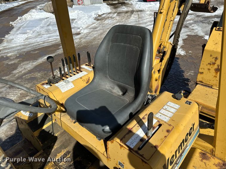 image for item DV0644 2001 Vermeer V8550A trencher