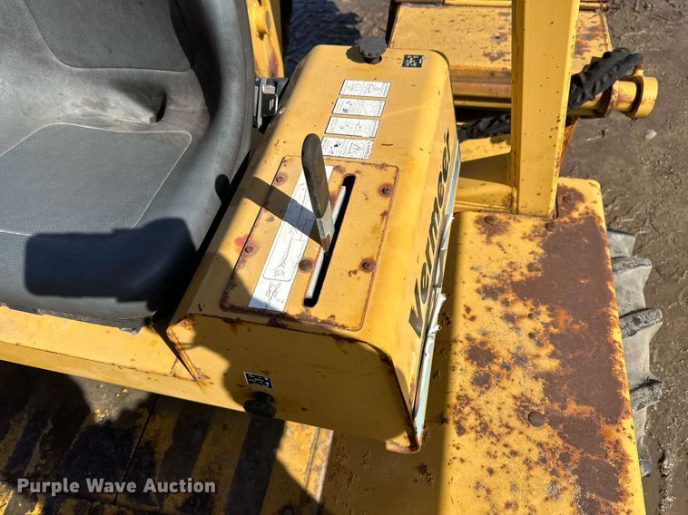 image for item DV0644 2001 Vermeer V8550A trencher